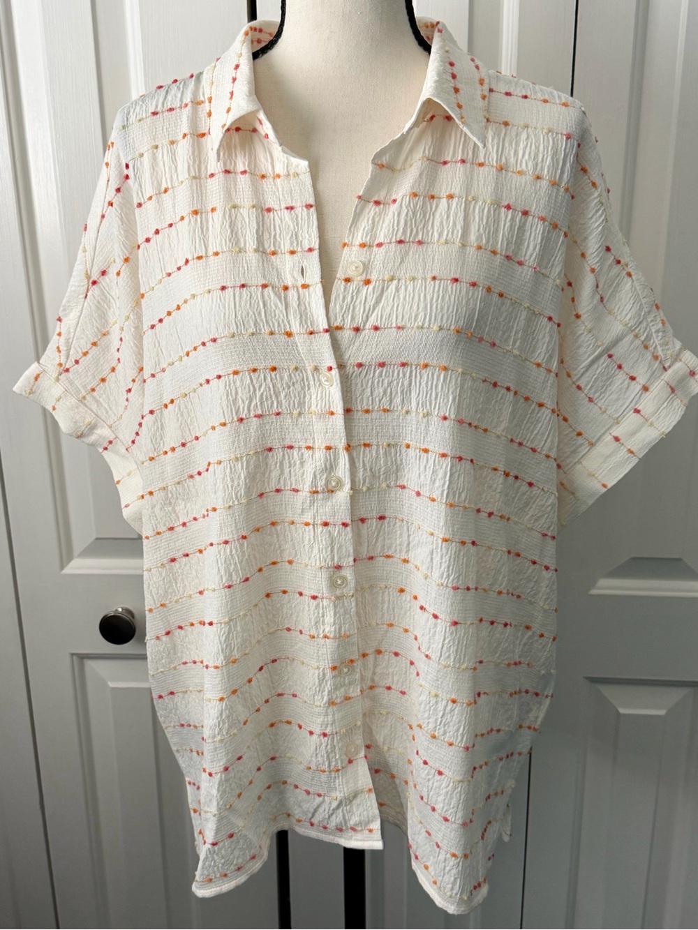 Designed by Chico’s!!! button-down short sleeve shirt. Like new condition